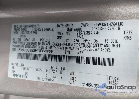 2017 Ford Escape Titanium z USA, uszkodzony, nr VIN 1FMCU0J93HUB64809